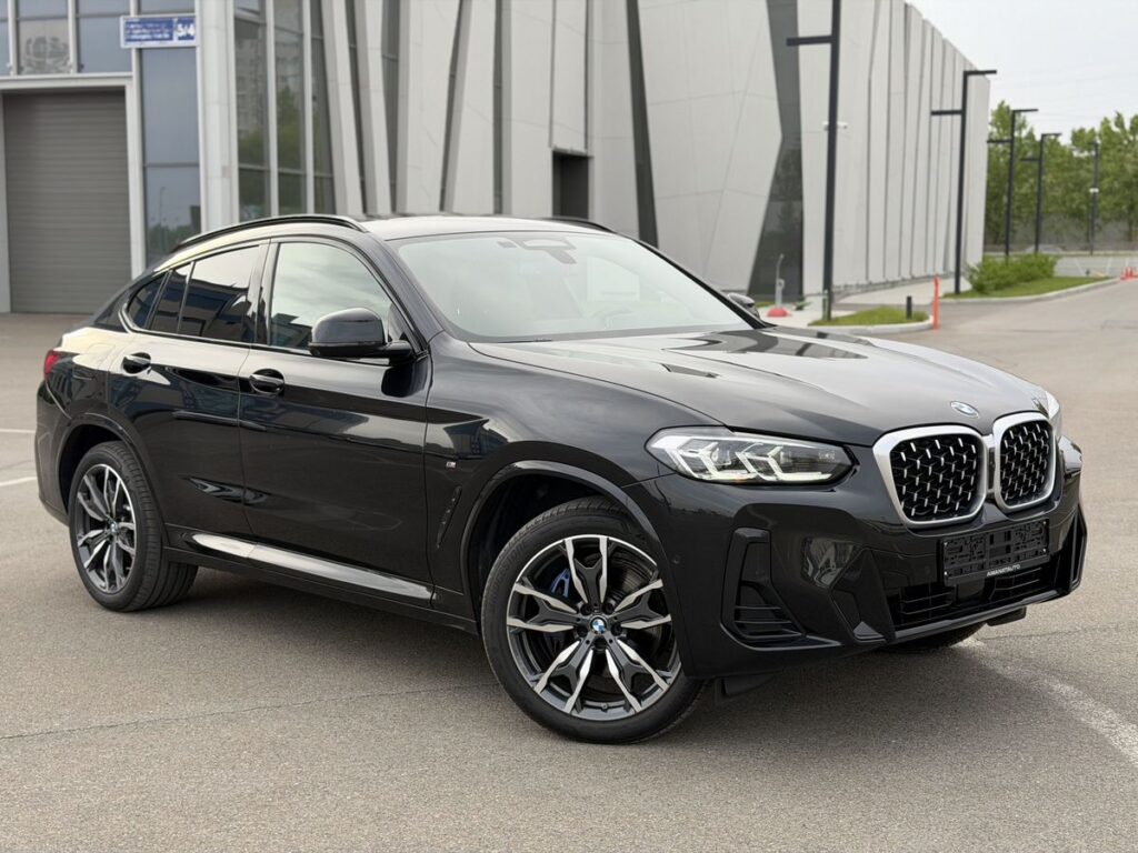 Фото BMW X4 2024