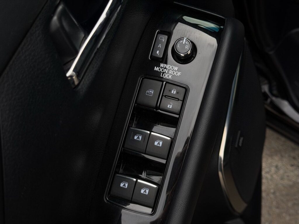 Toyota Alphard 2018 - Фото 13
