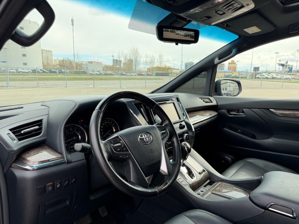 Toyota Alphard 2018 - Фото 17