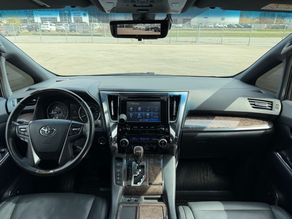 Toyota Alphard 2018 - Фото 30