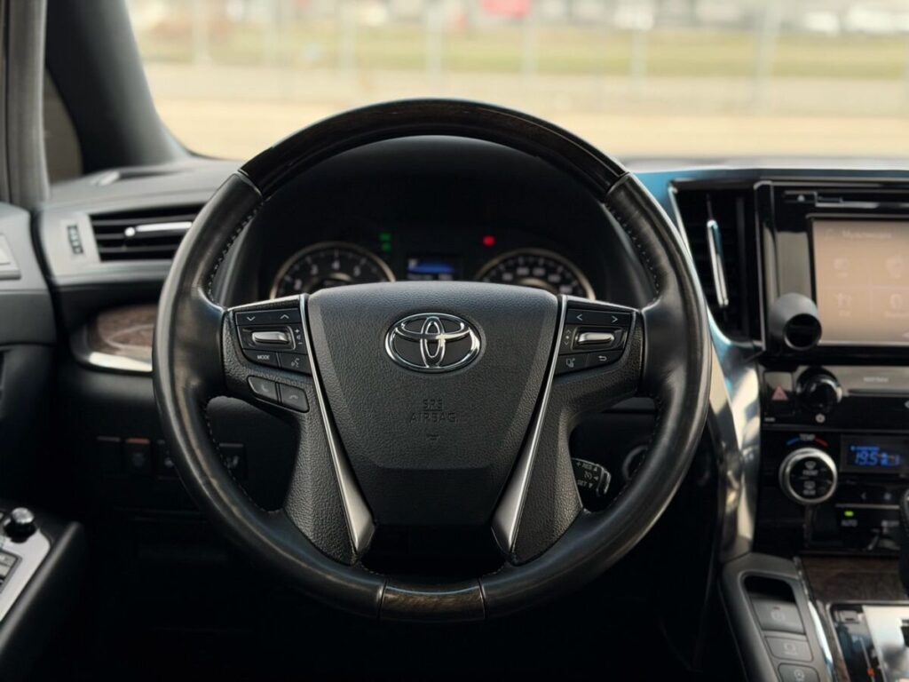 Toyota Alphard 2018 - Фото 21