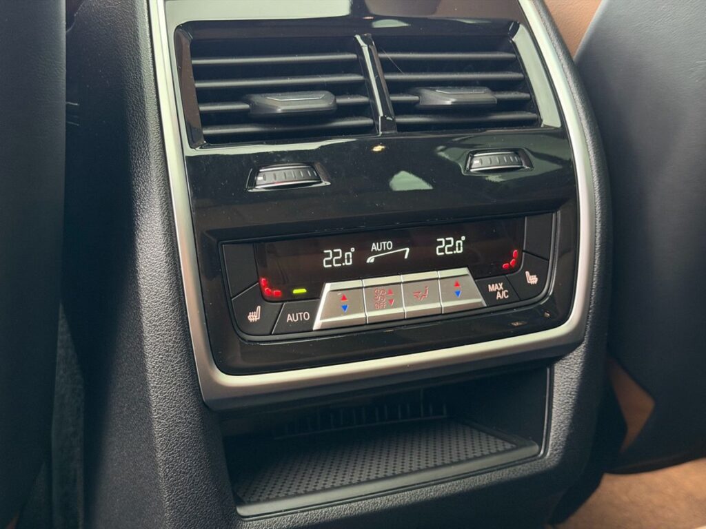 BMW X5 M 2021 - Фото 23