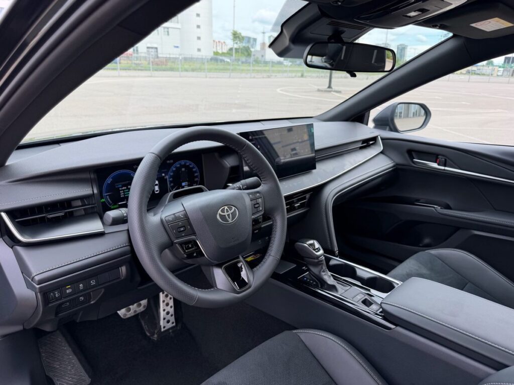 Toyota Camry 2025 - Фото 18