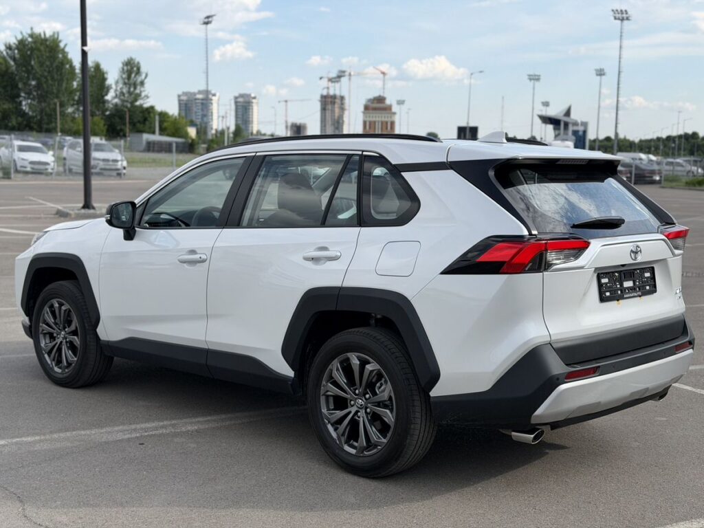 Toyota RAV4 2025 - Фото 3