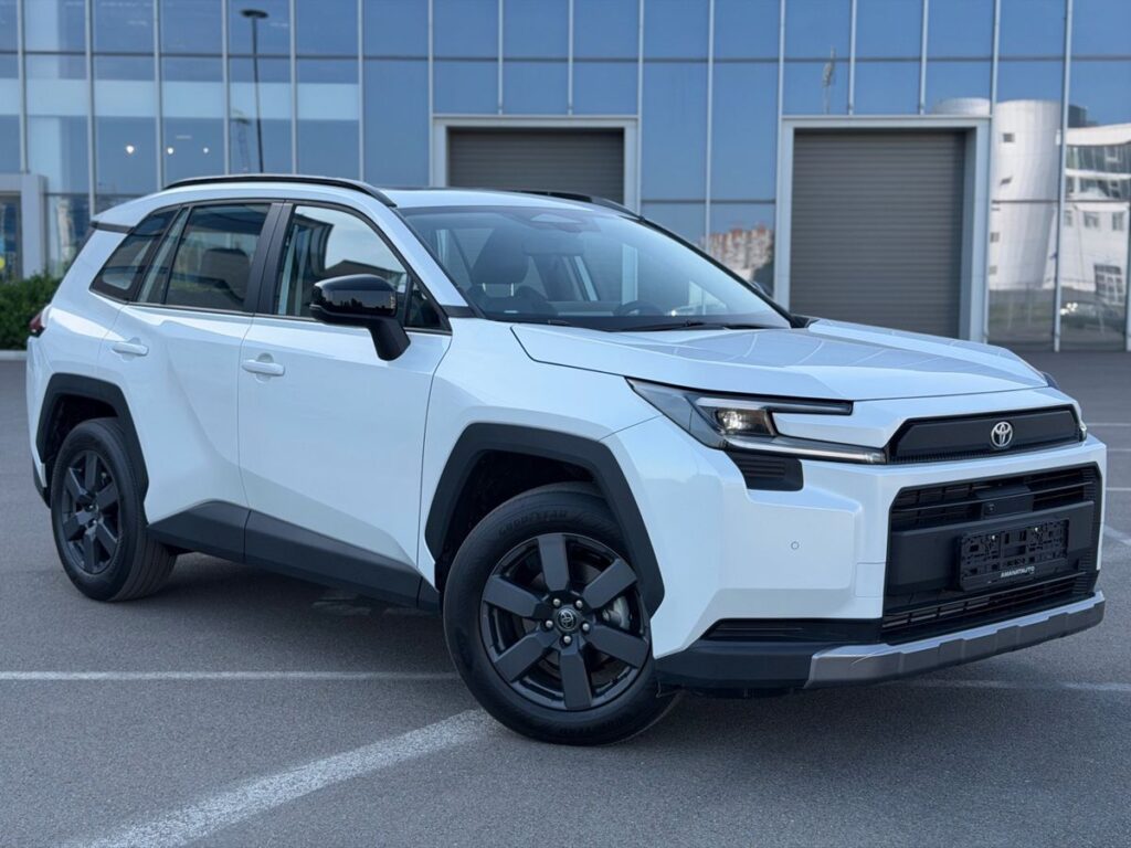 Фото Toyota RAV4 2025