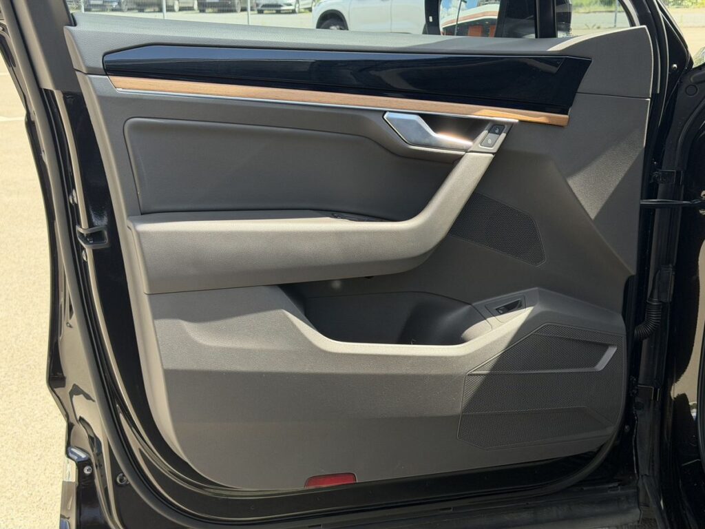 Volkswagen Touareg 2018 - Фото 7