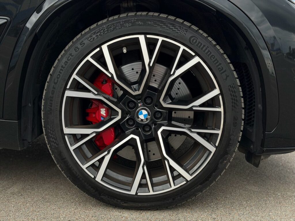 BMW X5 M 2021 - Фото 30