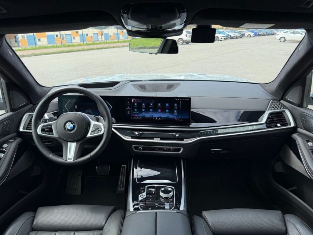 BMW X7 2024 - Фото 17