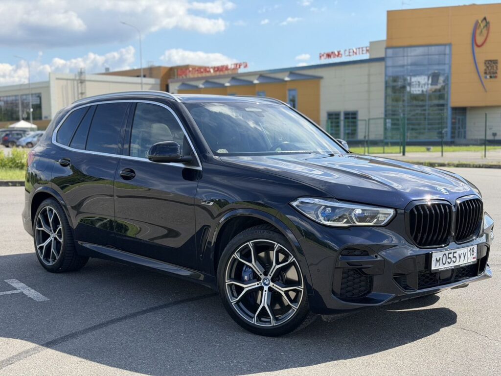 Фото BMW X5 2022
