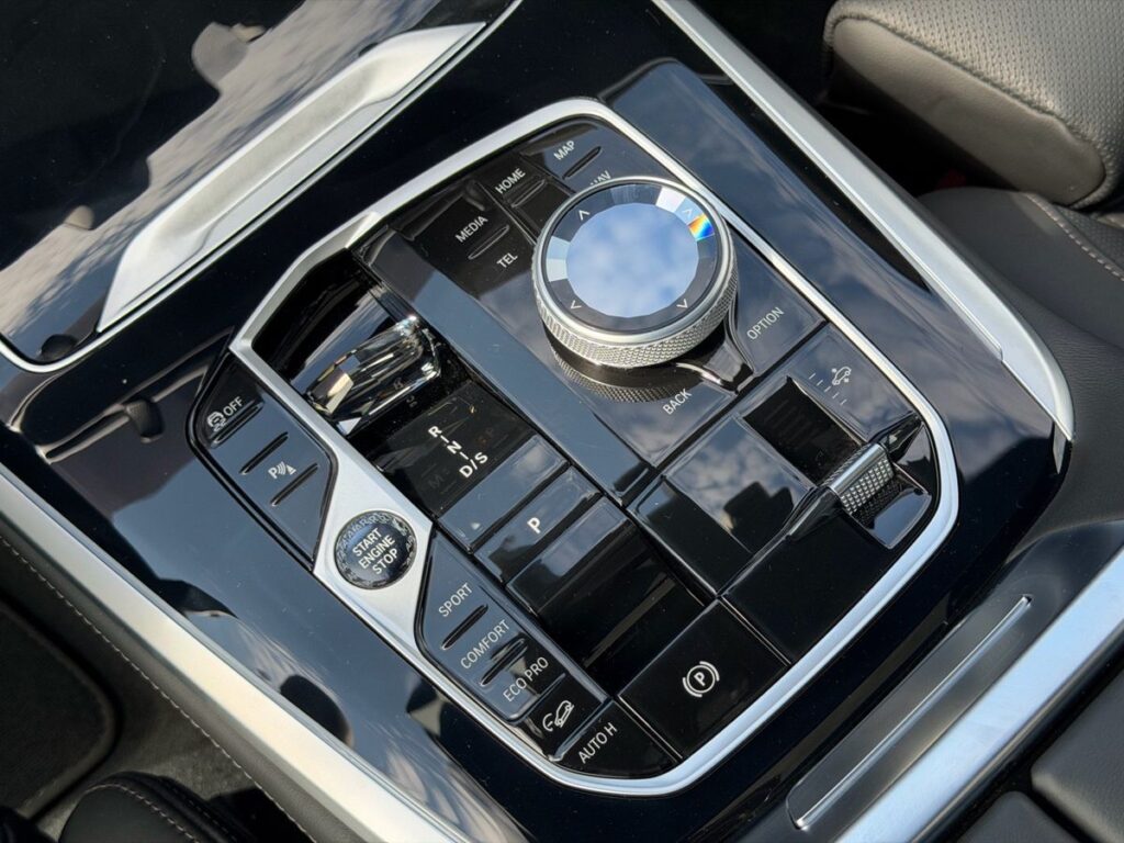 BMW X7 2024 - Фото 20