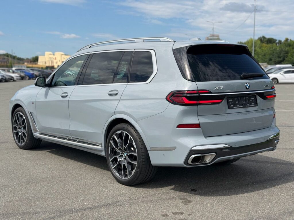 BMW X7 2024 - Фото 3