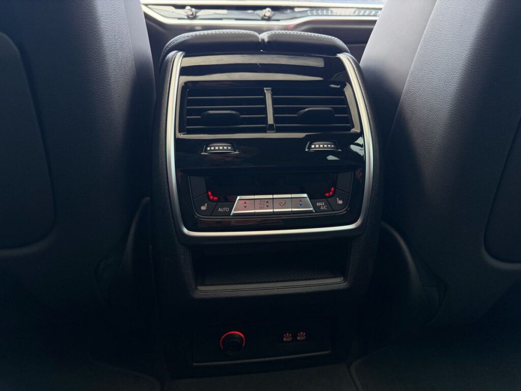 BMW X7 2024 - Фото 22