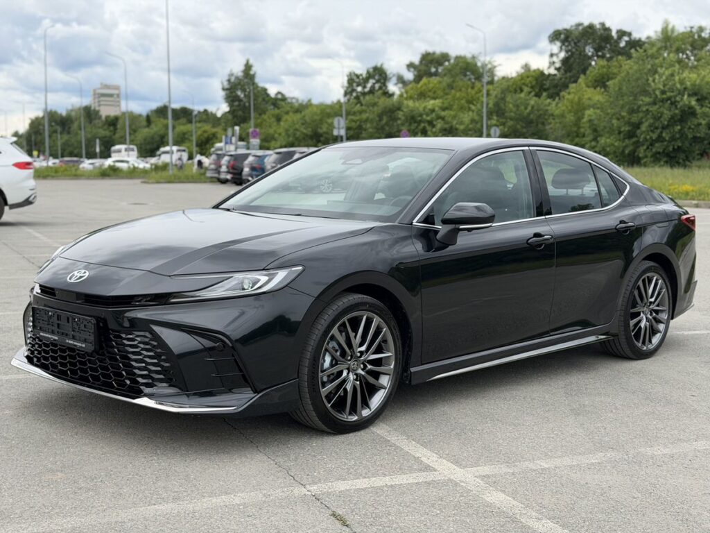 Toyota Camry 2026 - Фото 2