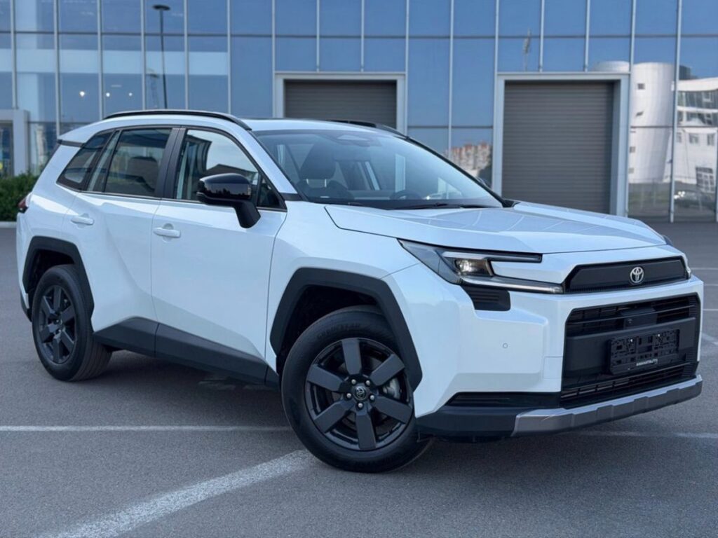 Фото Toyota RAV4 2026