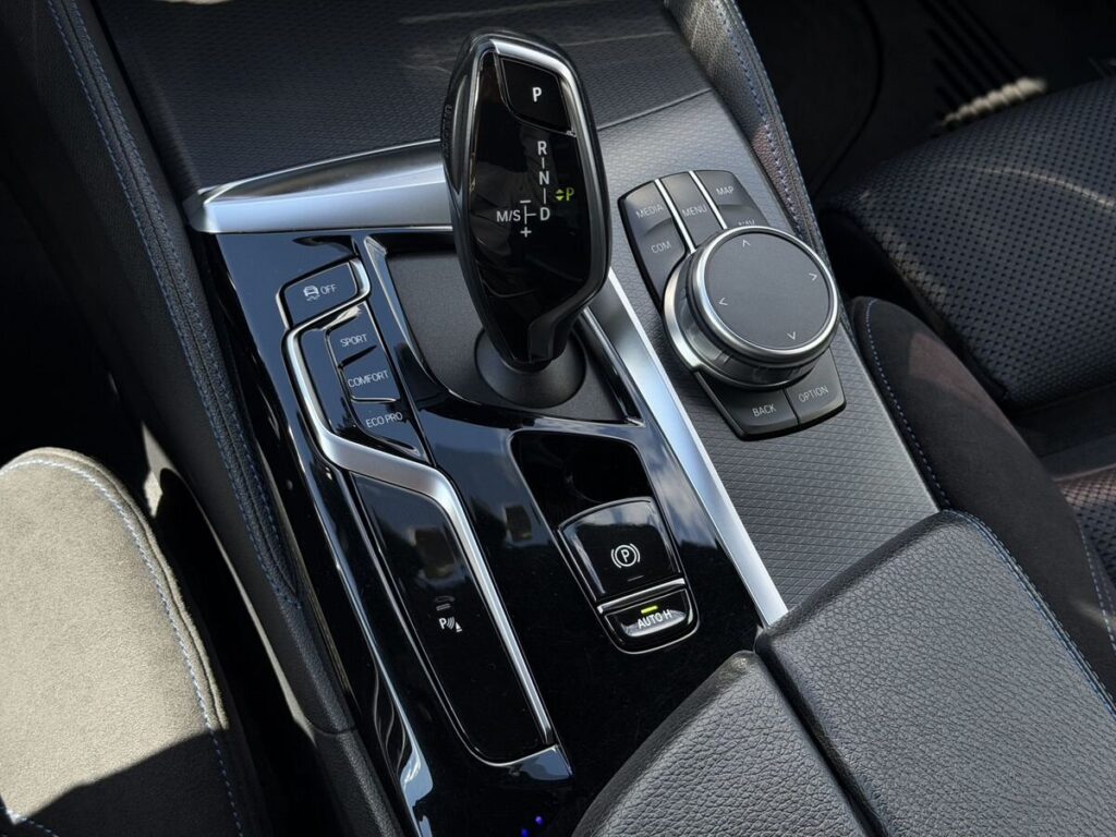 BMW 5 серии 2021 - Фото 24