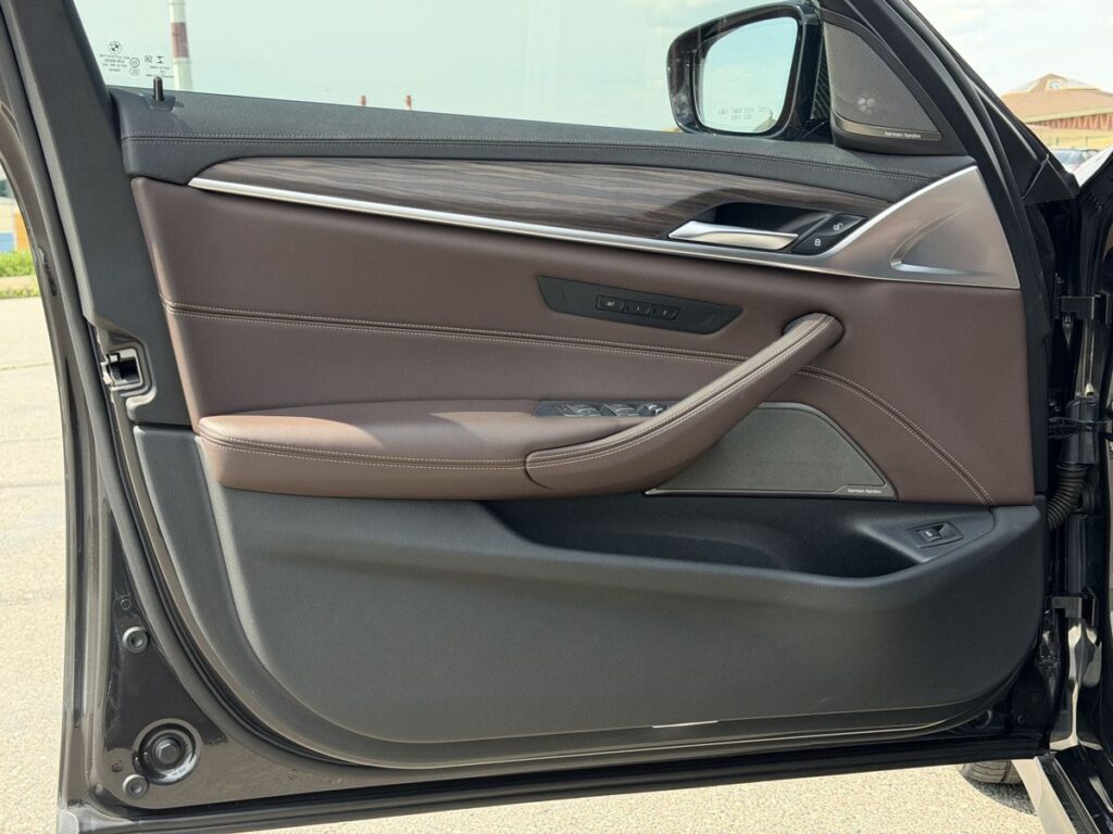 BMW 5 серии 2020 - Фото 10
