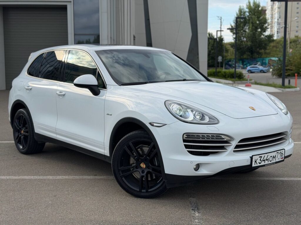 Фото Porsche Cayenne 2014