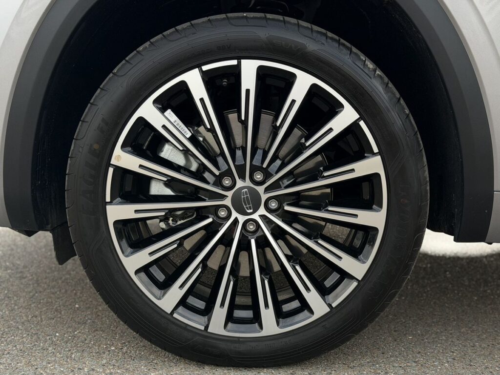 Geely Monjaro 2026 - Фото 7